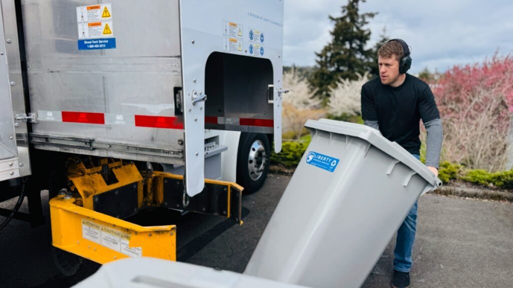 technician offers Recurring Shredding in Tacoma